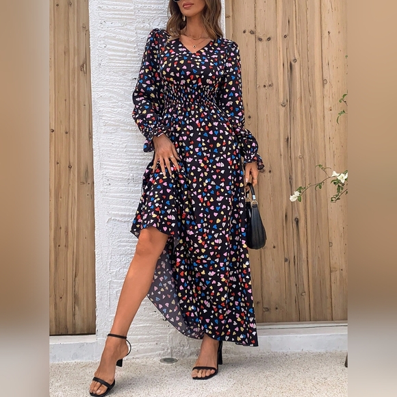 Full Print Heart Pattern Bell Sleeve Dress - Picture 4 of 6